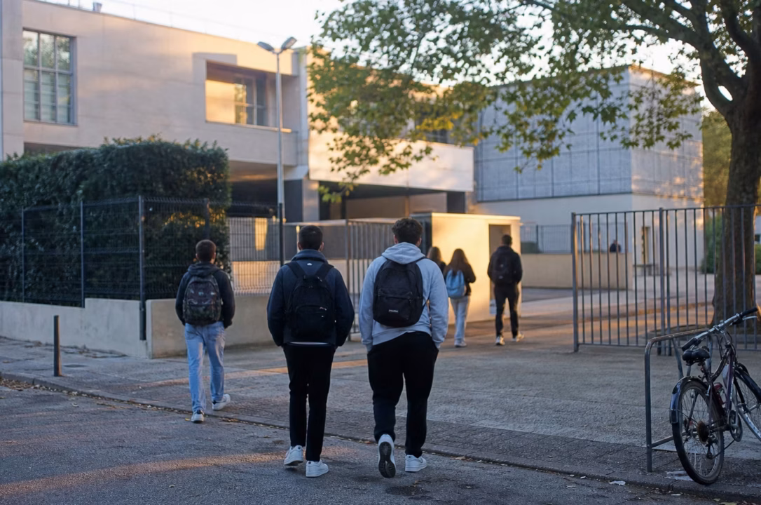 Violences sexuelles : un questionnaire national pour les élèves français, une démarche entre vigilance et inquiétudes ministérielles
